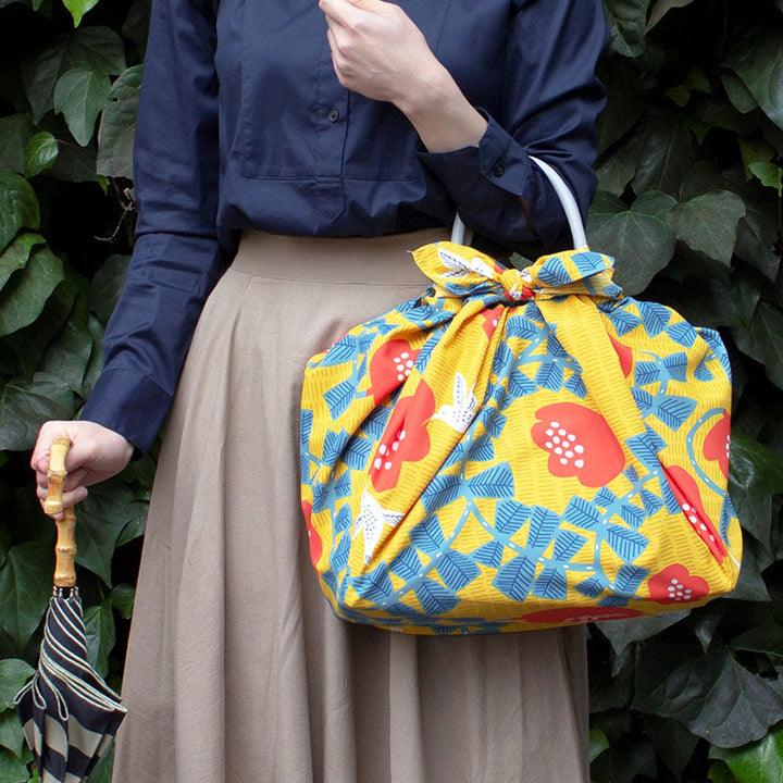 Hummingbird / Water-repellent Furoshiki 100 x 100cm Yellow - Nagamochi Shop