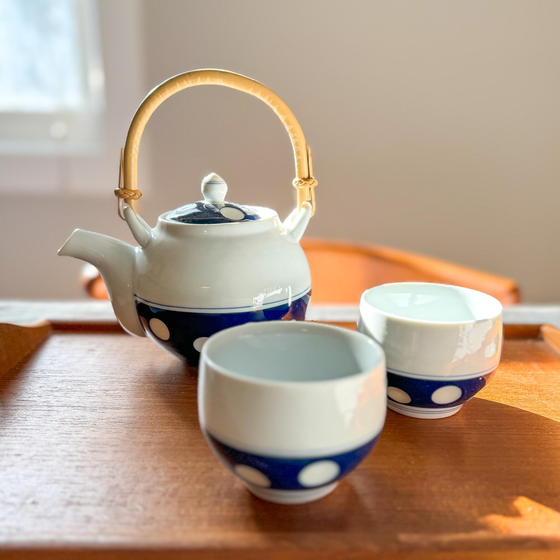 Mid Century Hasami Porcelain Tea Set "Cha-no-ma" (Teapot and Tea Cups) - Nagamochi Shop