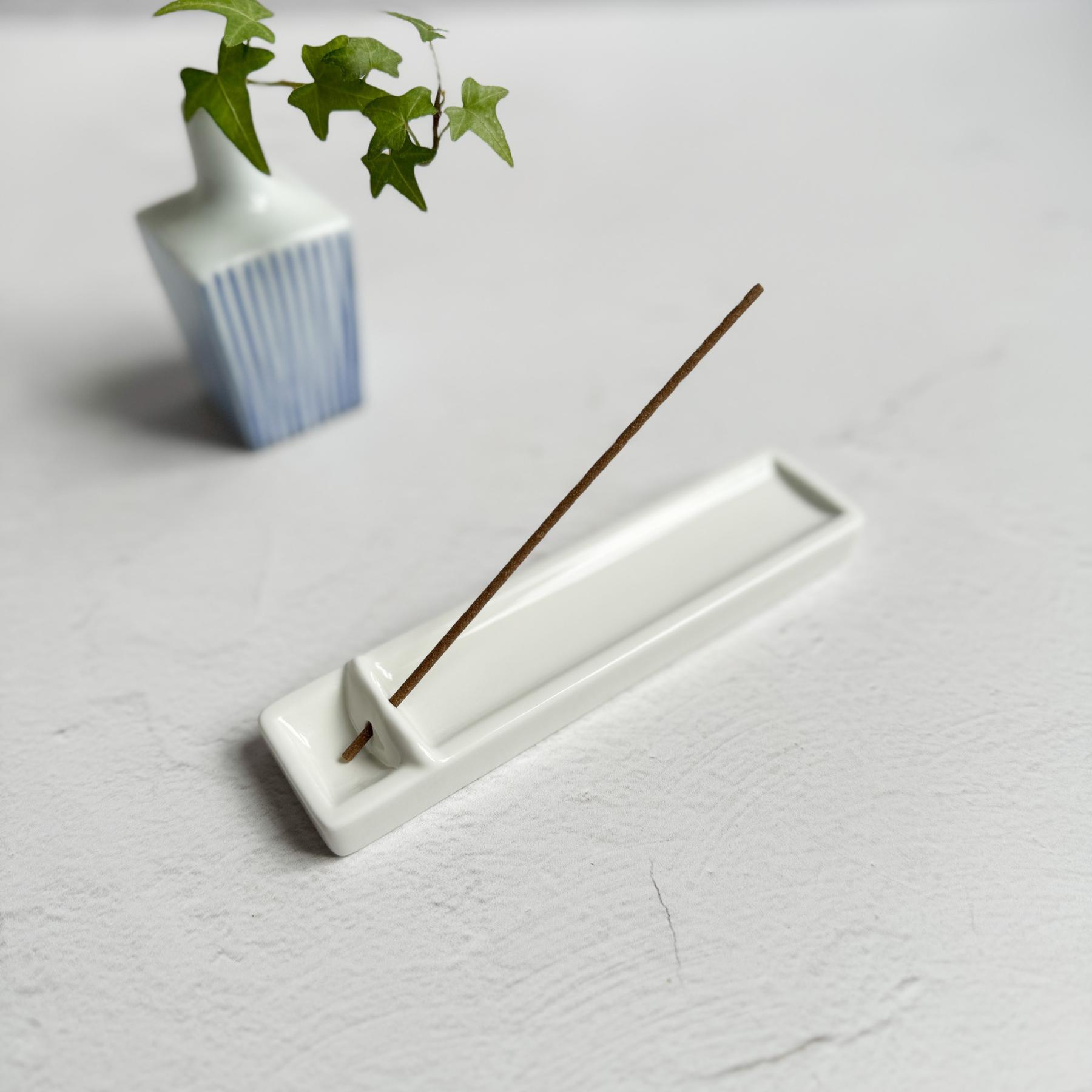 White Porcelain Long Incense Holder - Nagamochi Shop