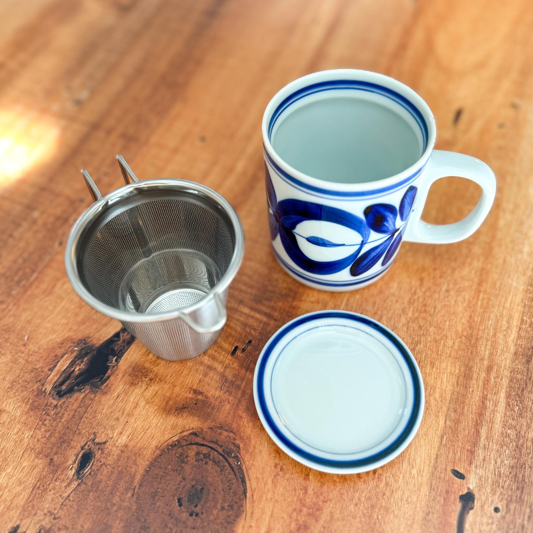Hasami Porcelain Mug with Lid and Tea Strainer - Nagamochi Shop
