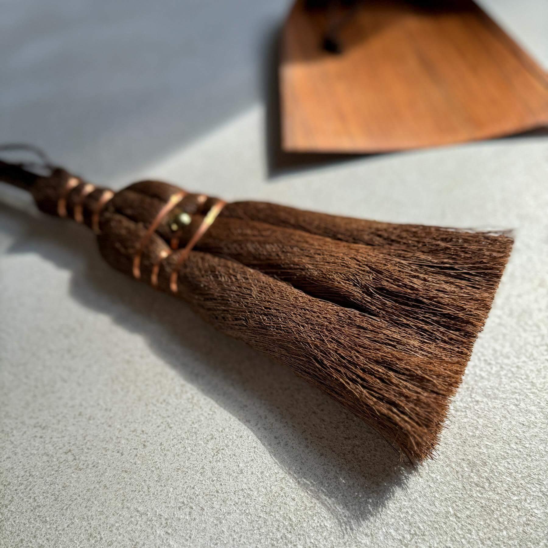 Japanese Table Broom - Nagamochi Shop