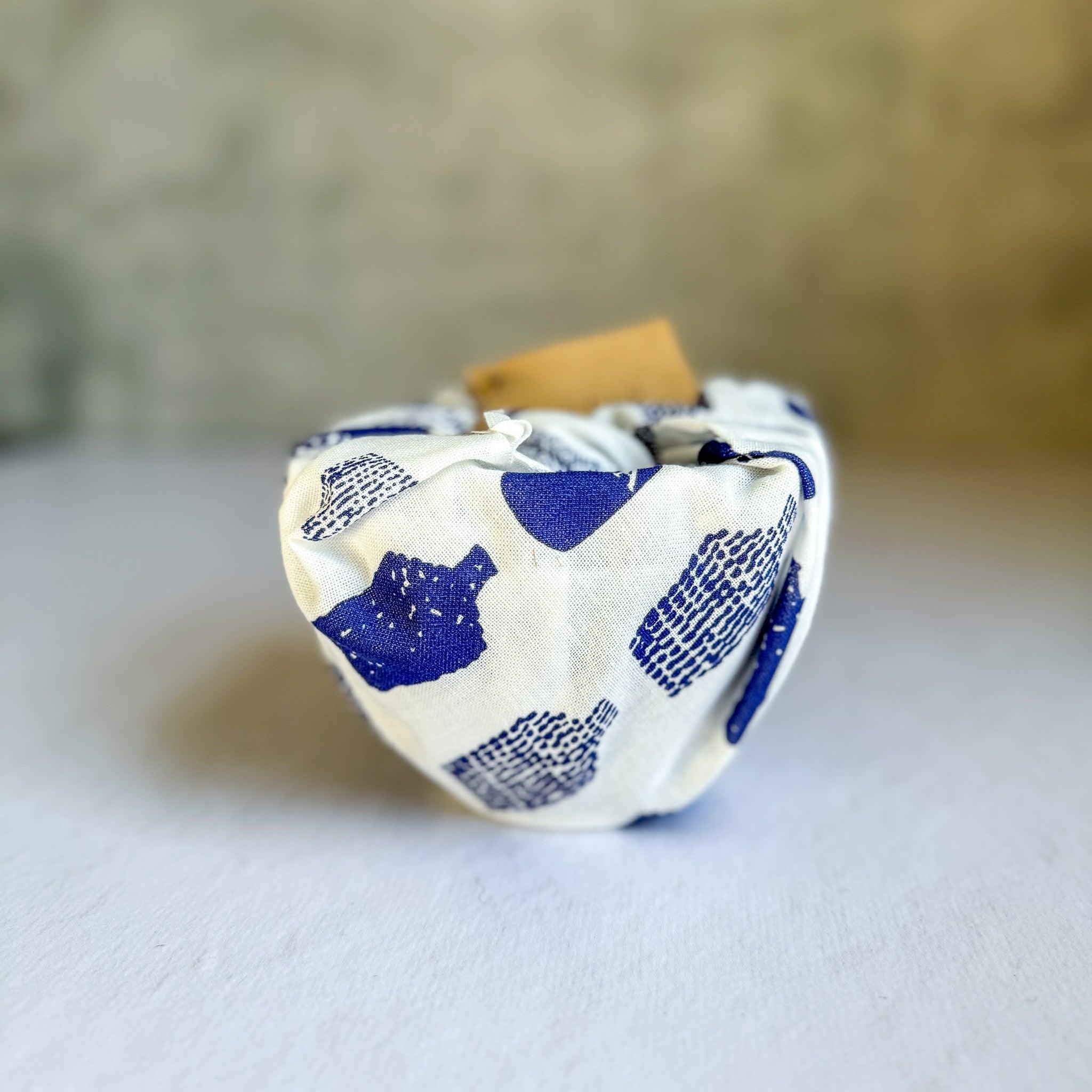 Hasami Porcelain Rice Bowl Set : Kurawanka Bowls "Bottle and Border" - Nagamochi Shop