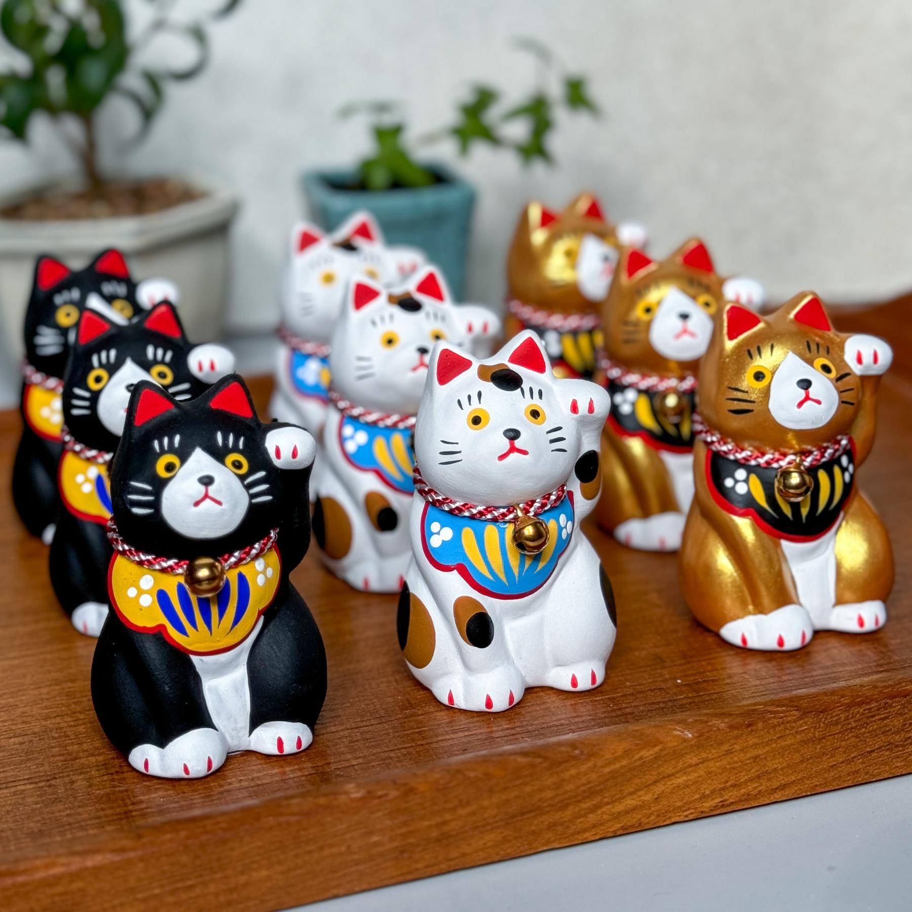 Maneki Neko | Japanese Lucky Cat Ceramic Ornament - Nagamochi Shop