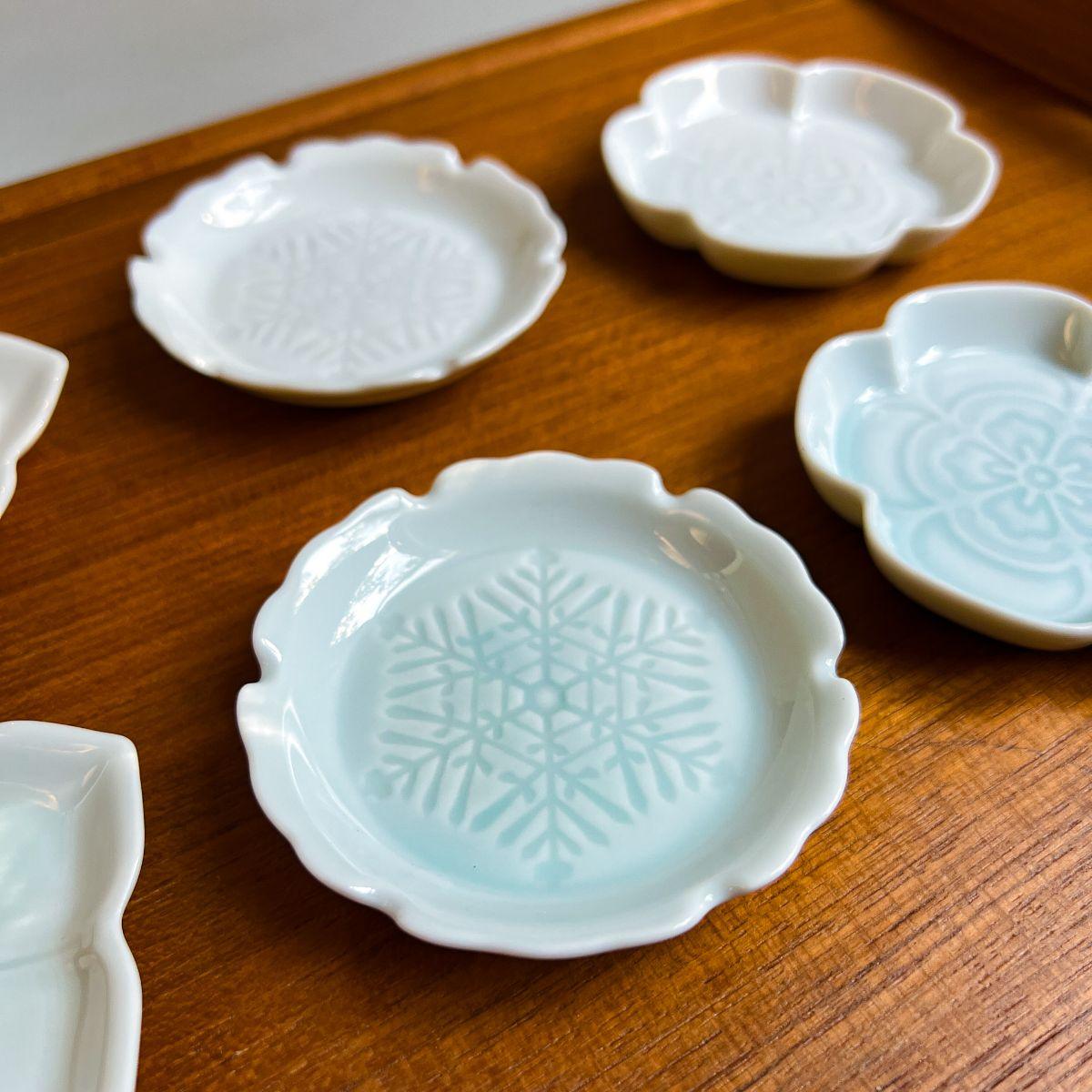 Mino Porcelain "Gaku" Line Engraving Mamezara - Nagamochi Shop