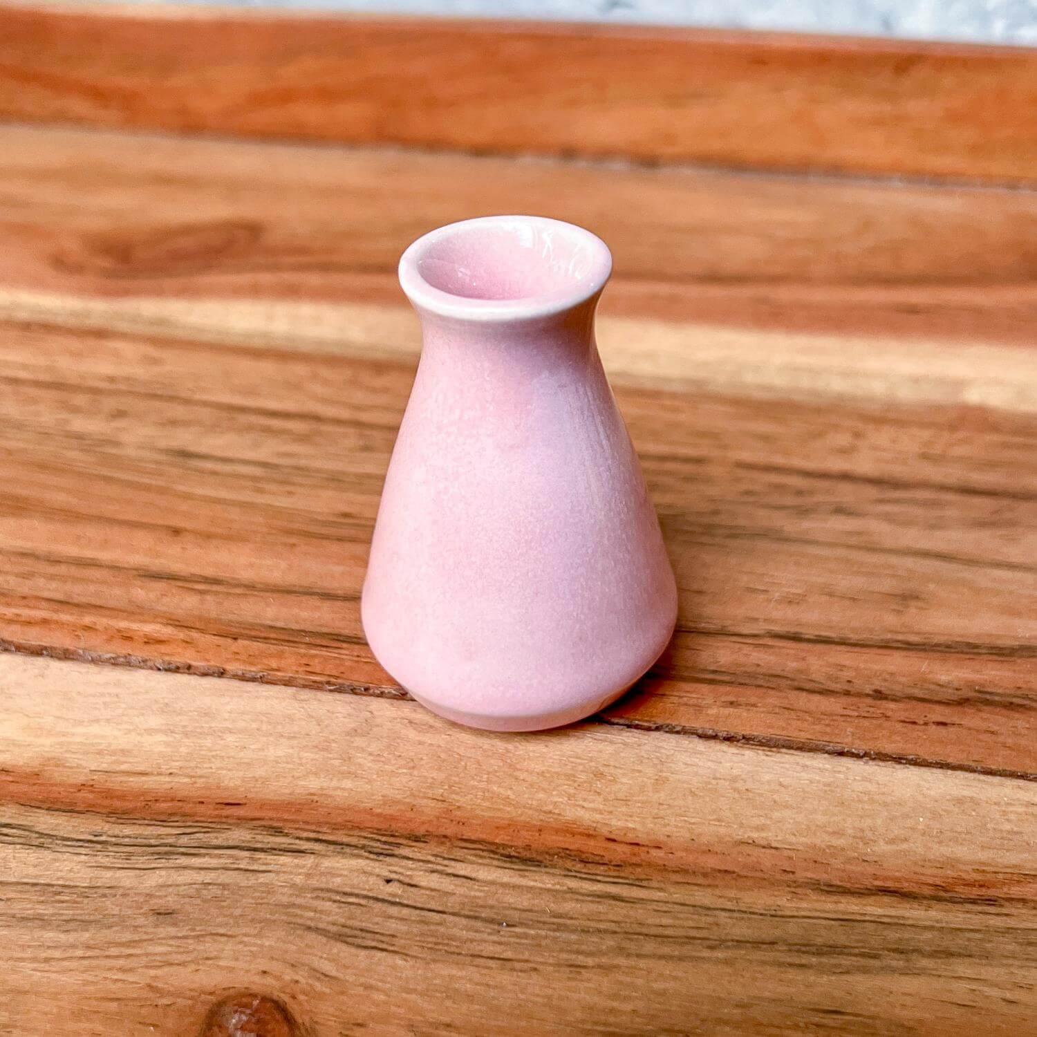 Handmade Tiny Bud Vase (2023 Holiday) - Nagamochi Shop