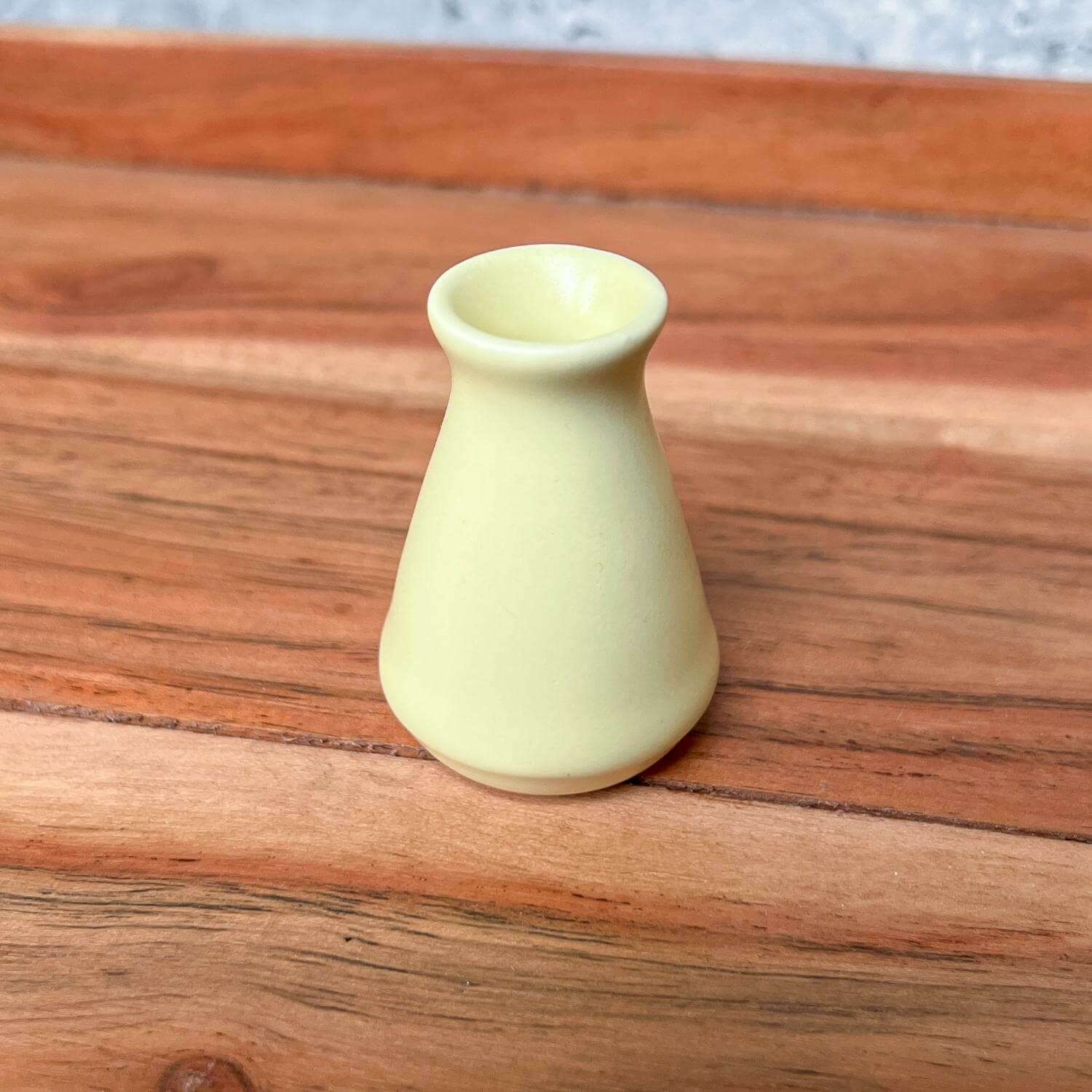 Handmade Tiny Bud Vase (2023 Holiday) - Nagamochi Shop