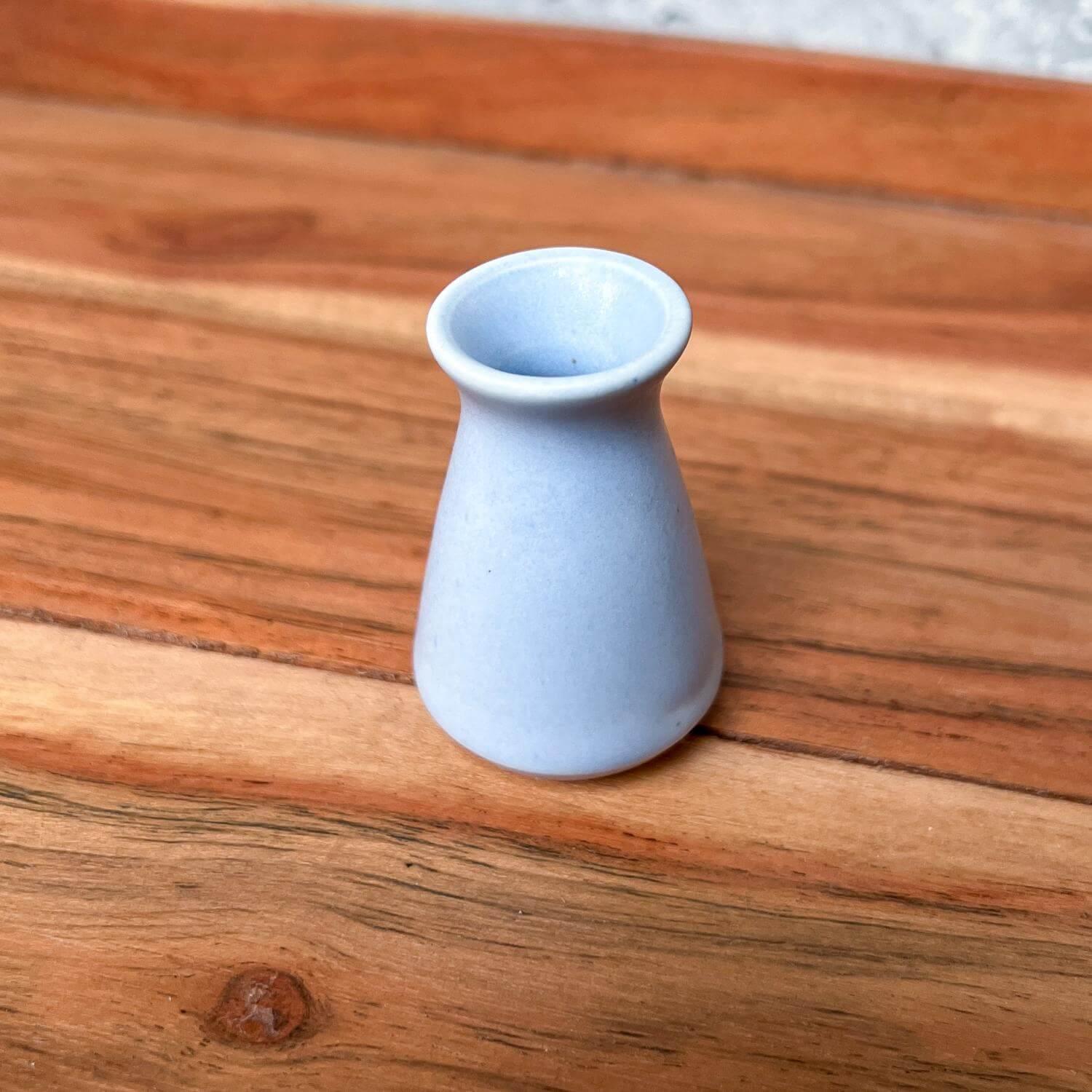 Handmade Tiny Bud Vase (2023 Holiday) - Nagamochi Shop