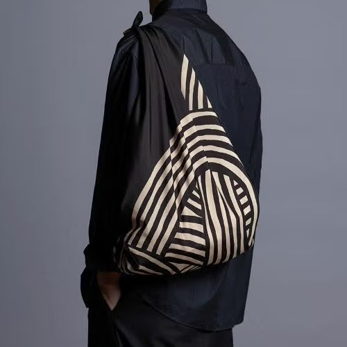 Reversible Water-repellent Art Furoshiki (Knot Black/Khaki)