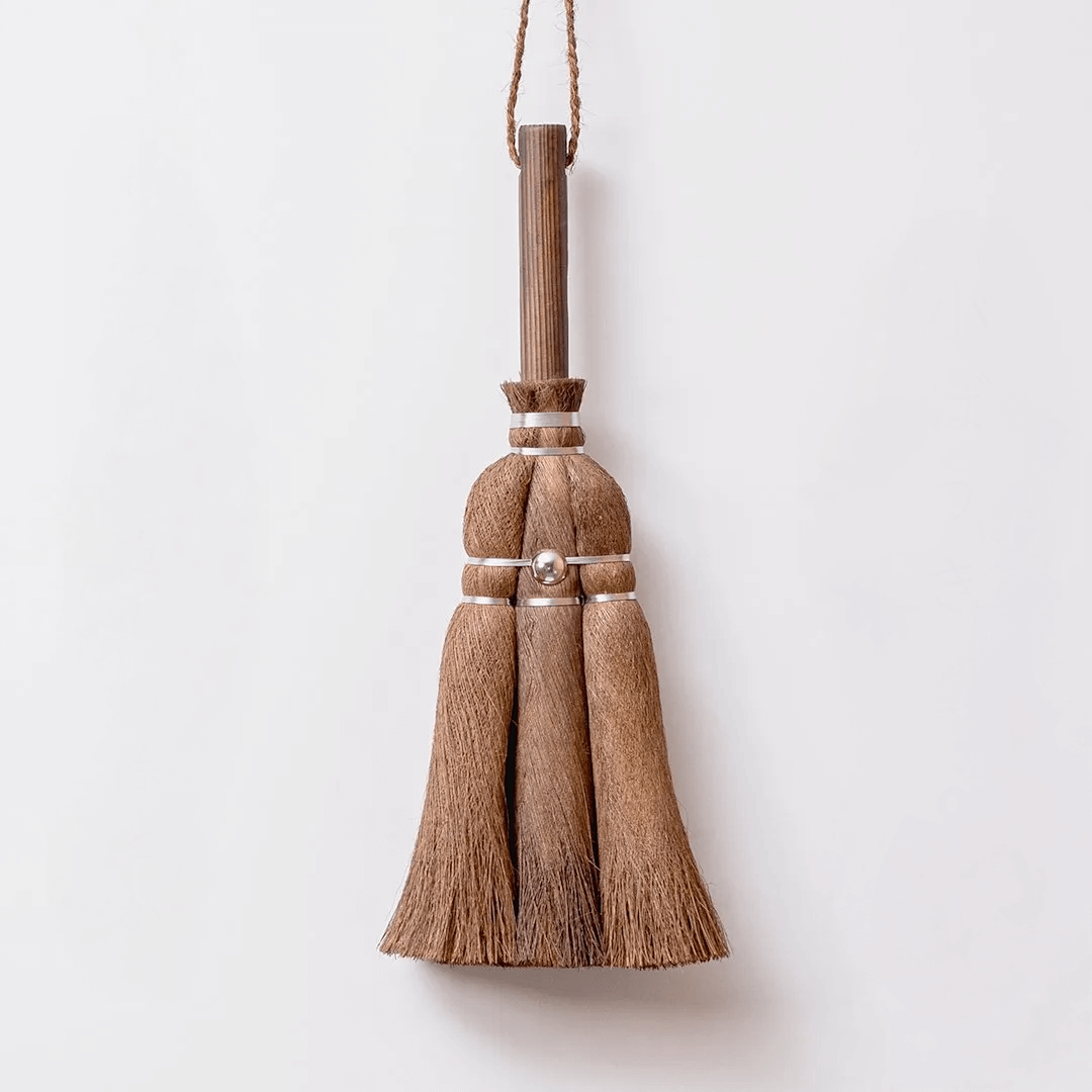 Japanese Table Broom with Hinoki Handle