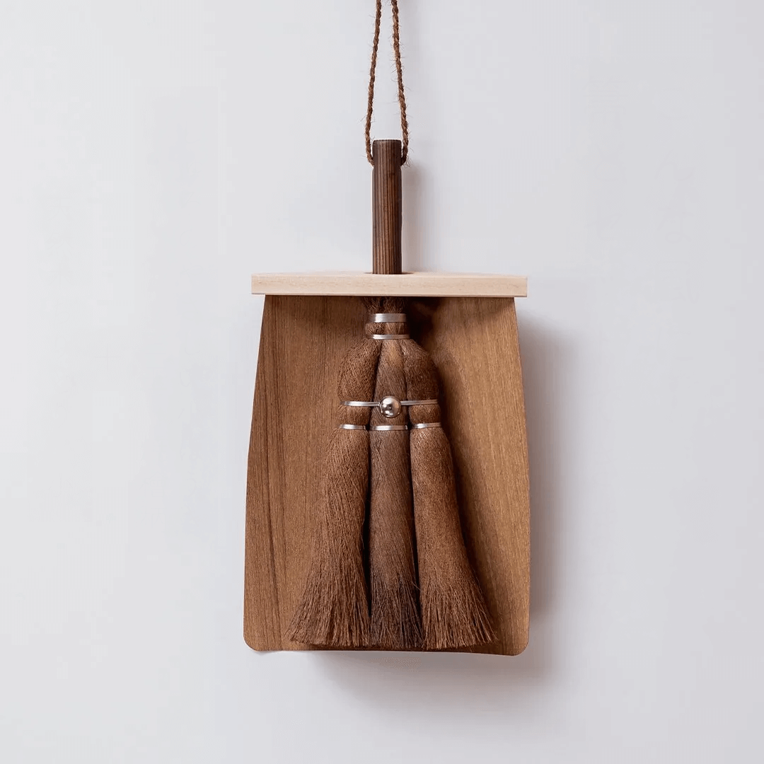 Japanese Table Broom with Hinoki Handle