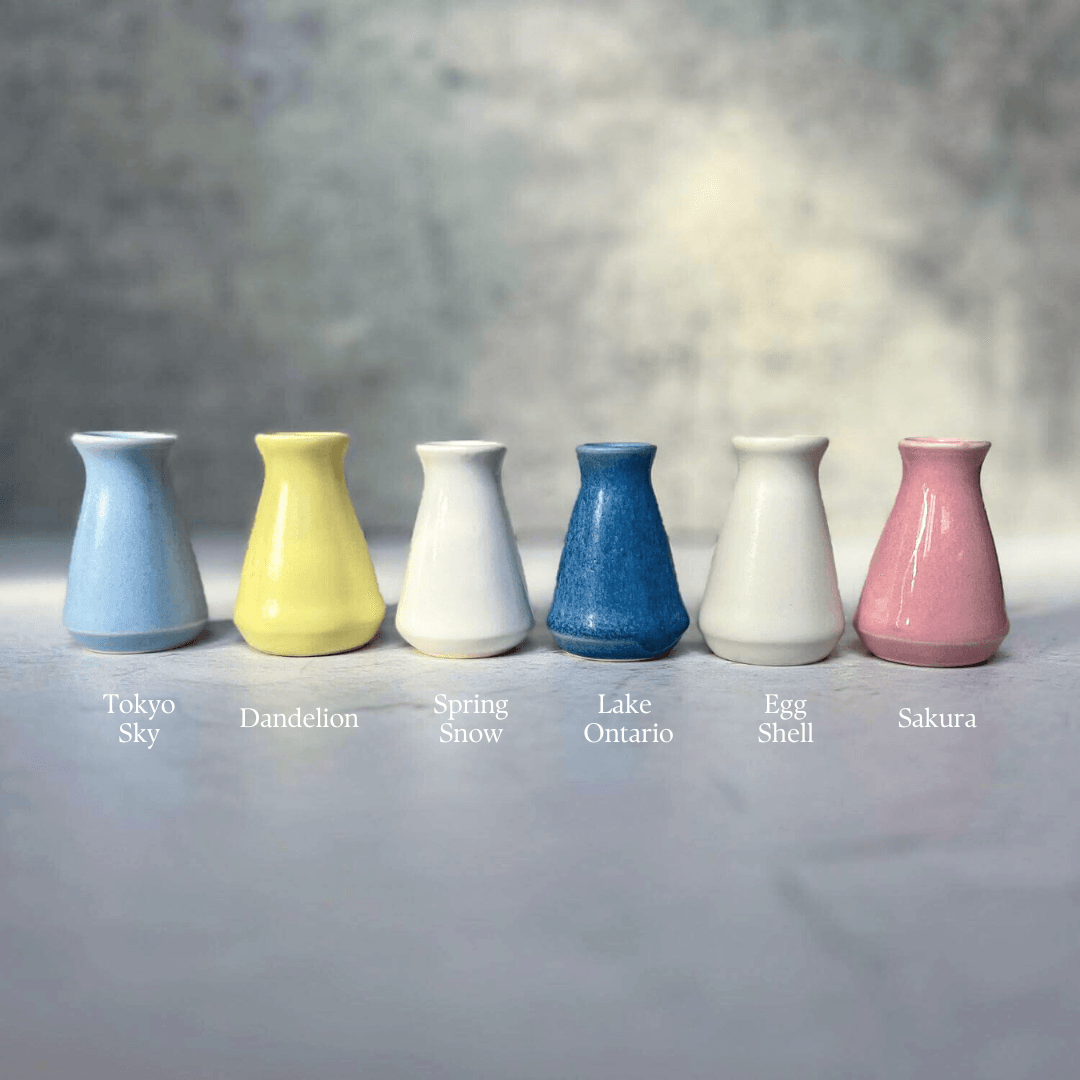 Handmade Tiny Bud Vase (2023 Holiday) - Nagamochi Shop