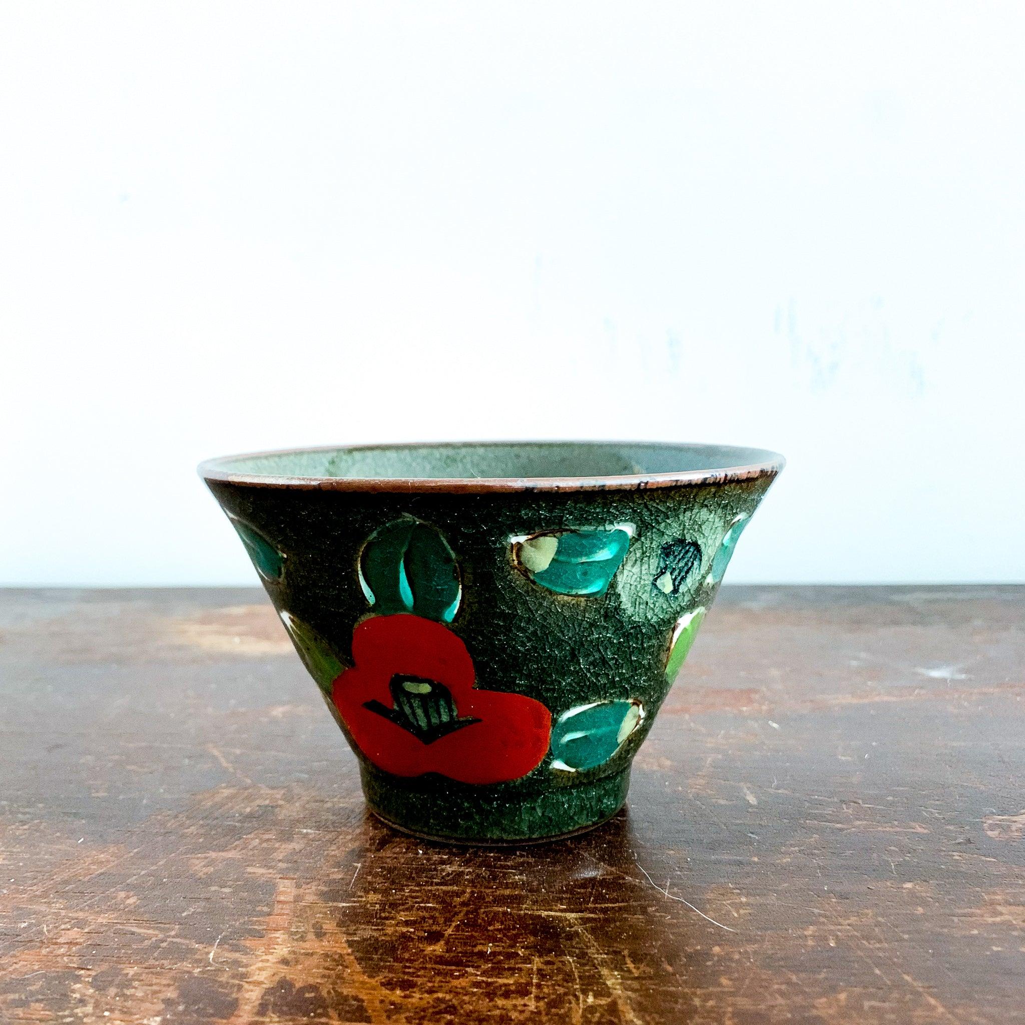 Hasami Porcelain Bowl "Gorohachi (568)" -Flower Hedge - Nagamochi Shop