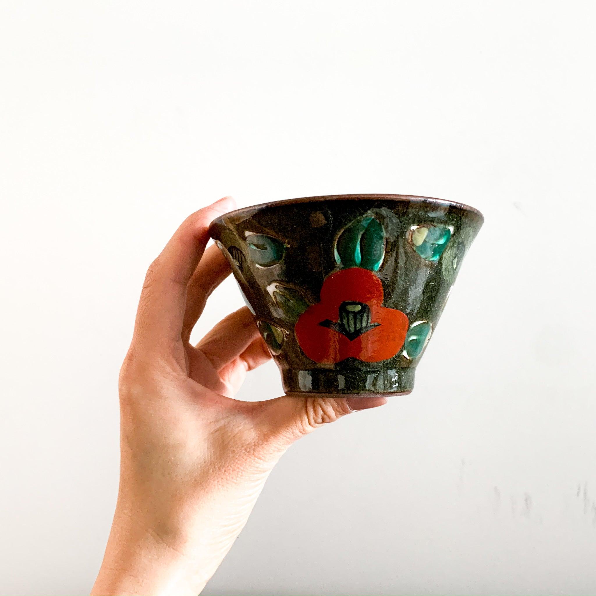 Hasami Porcelain Bowl "Gorohachi (568)" -Flower Hedge - Nagamochi Shop