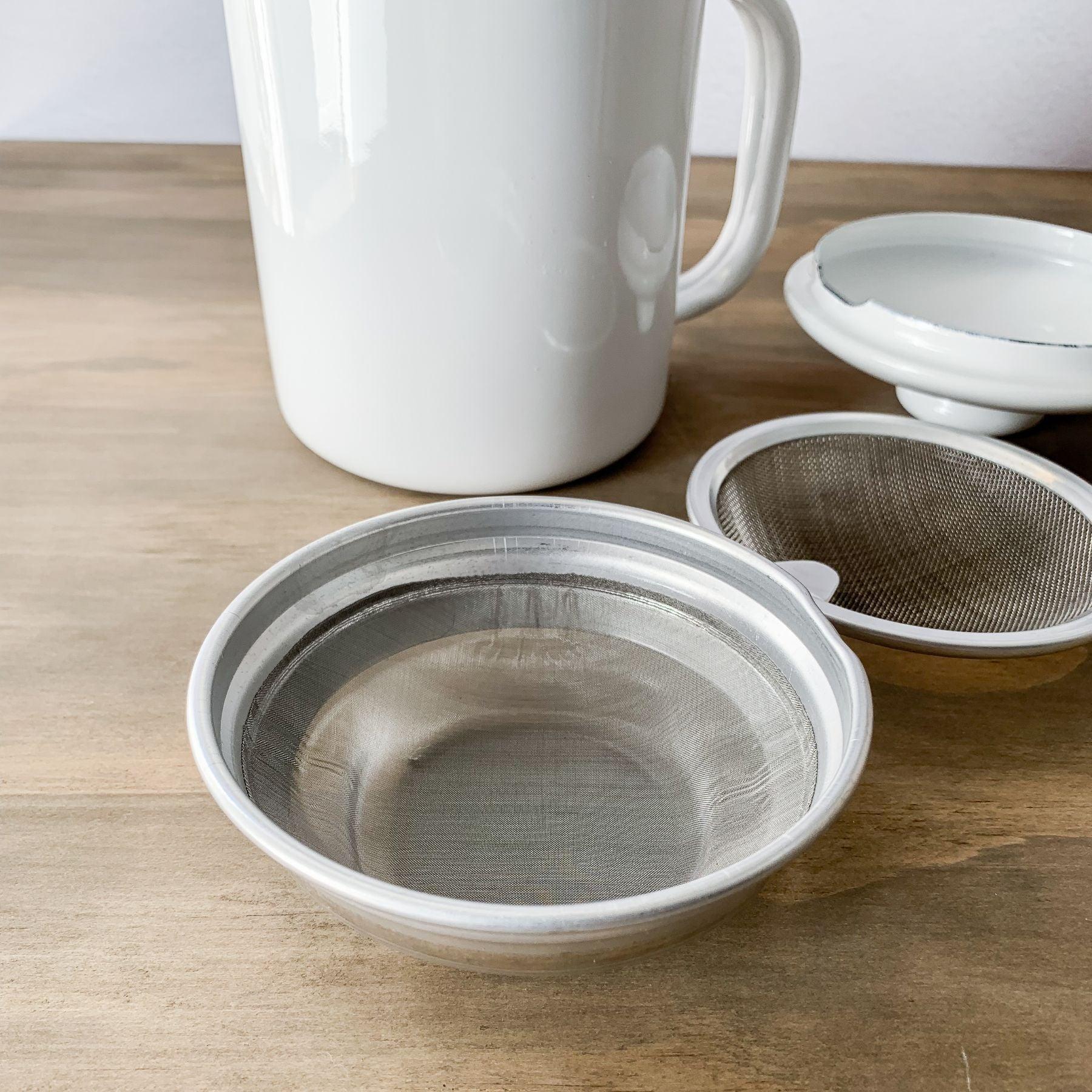 Enamelware Oil Pot with Strainers 1L - Nagamochi Shop