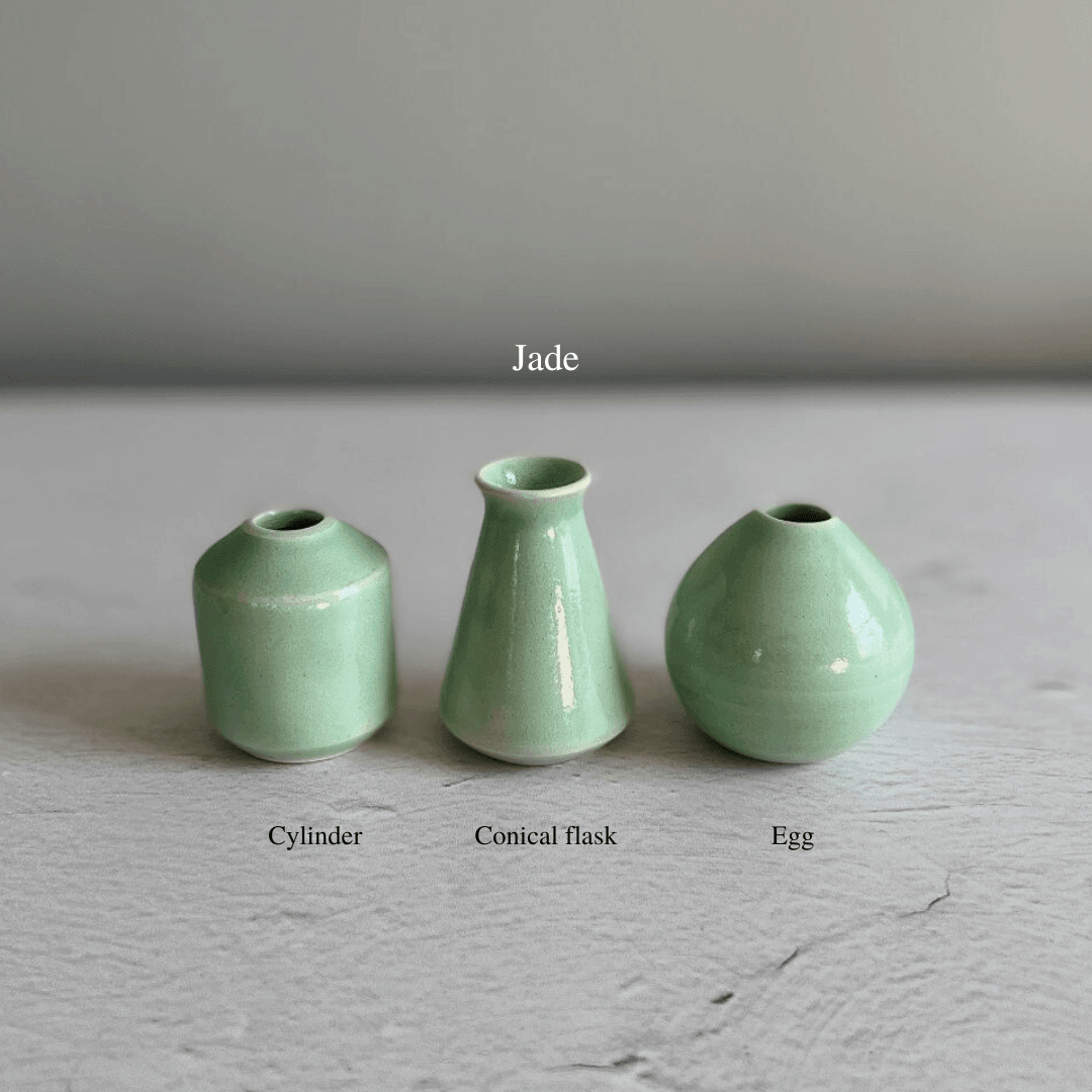 Handmade Tiny Bud Vase (2022 Holiday) - Nagamochi Shop