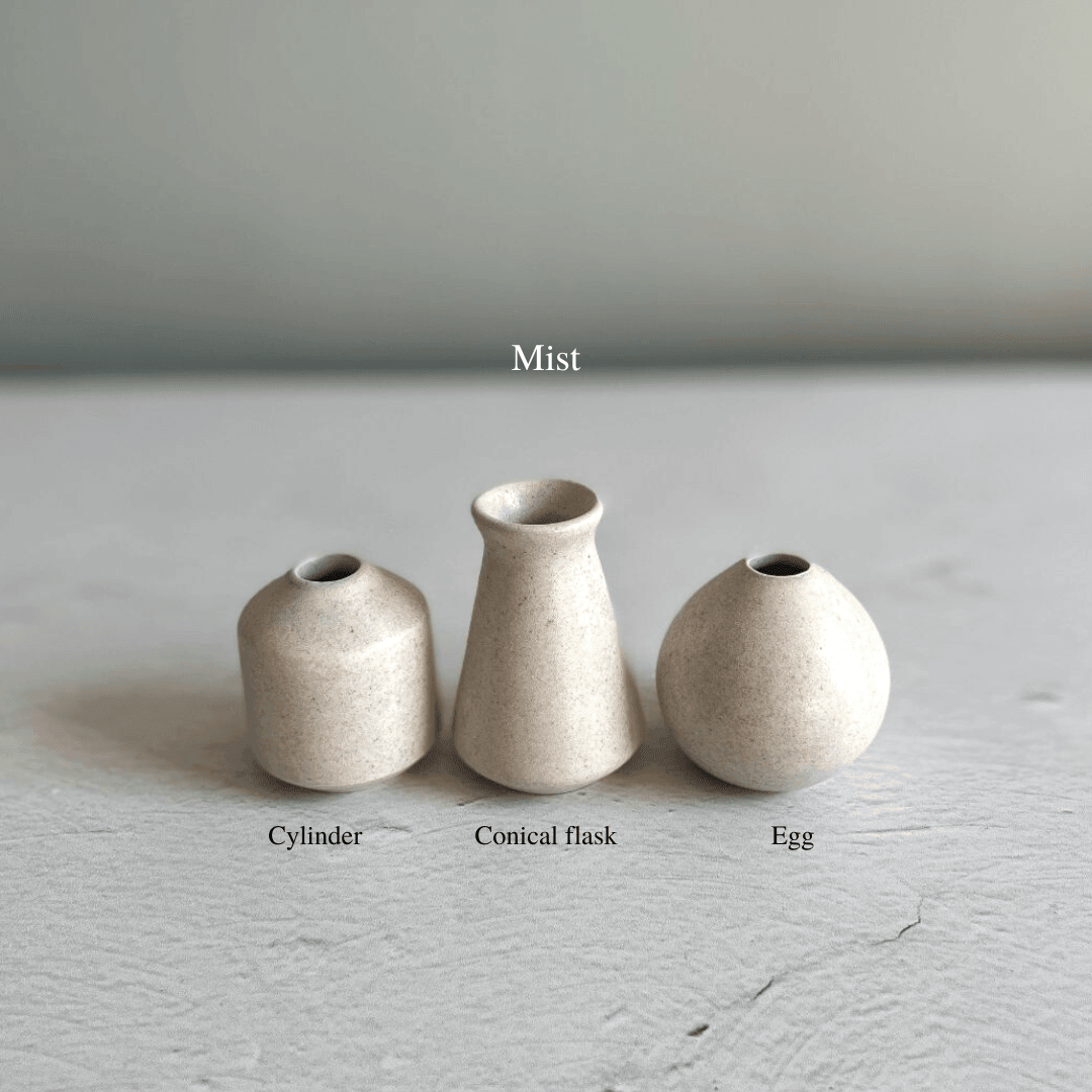 Handmade Tiny Bud Vase (2022 Holiday) - Nagamochi Shop