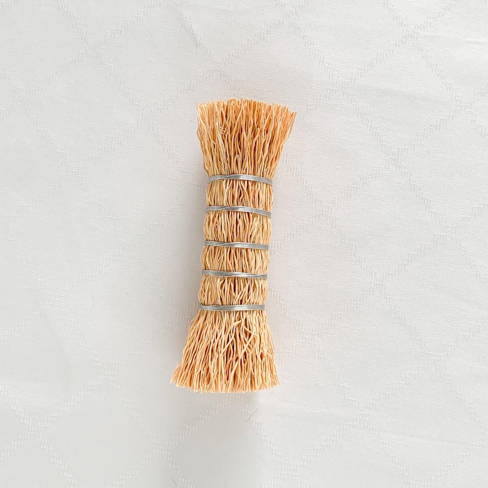 Karukaya Grass Kitchen Scrubber Brush / KAMENOKO TAWASHI - Nagamochi Shop