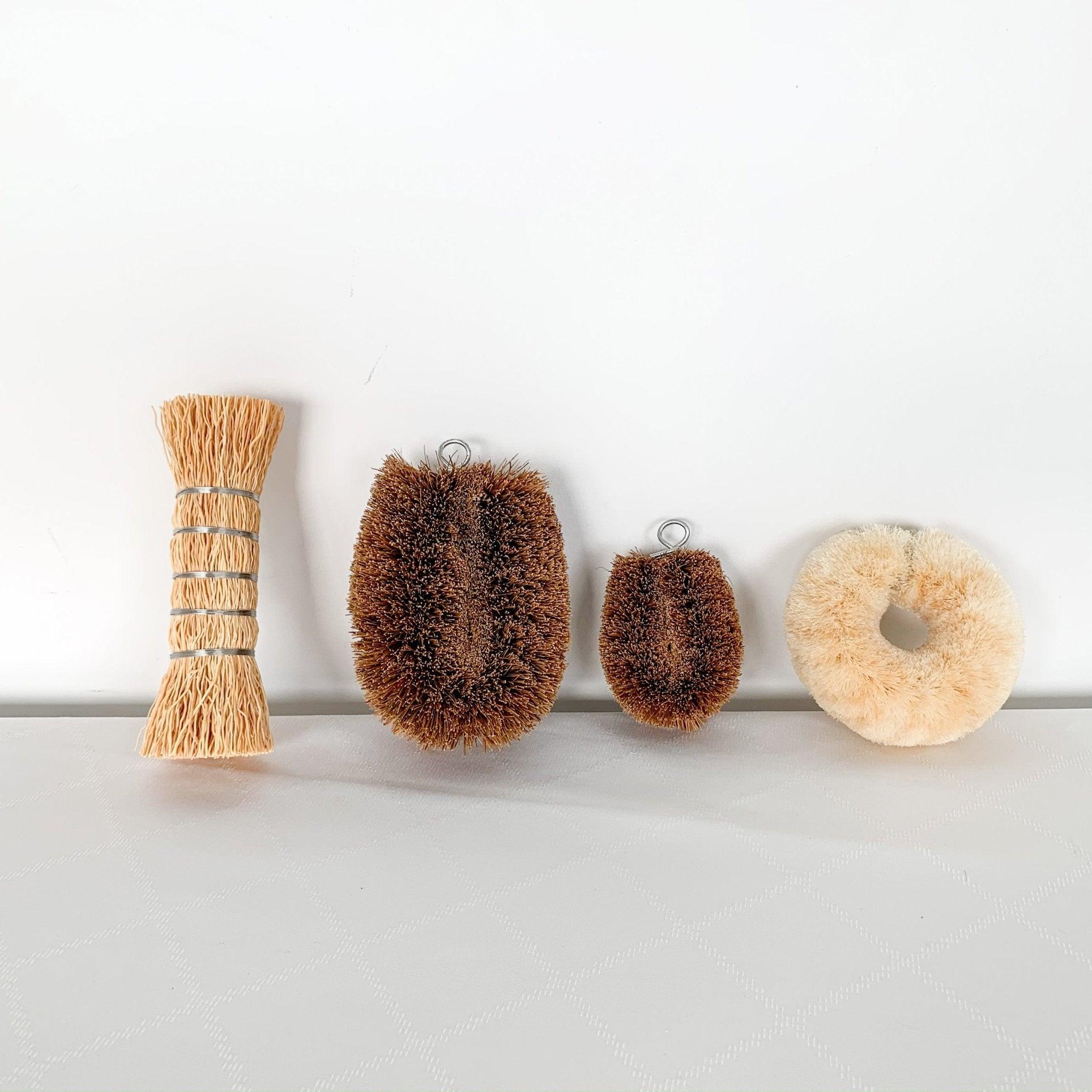 Karukaya Grass Kitchen Scrubber Brush / KAMENOKO TAWASHI - Nagamochi Shop