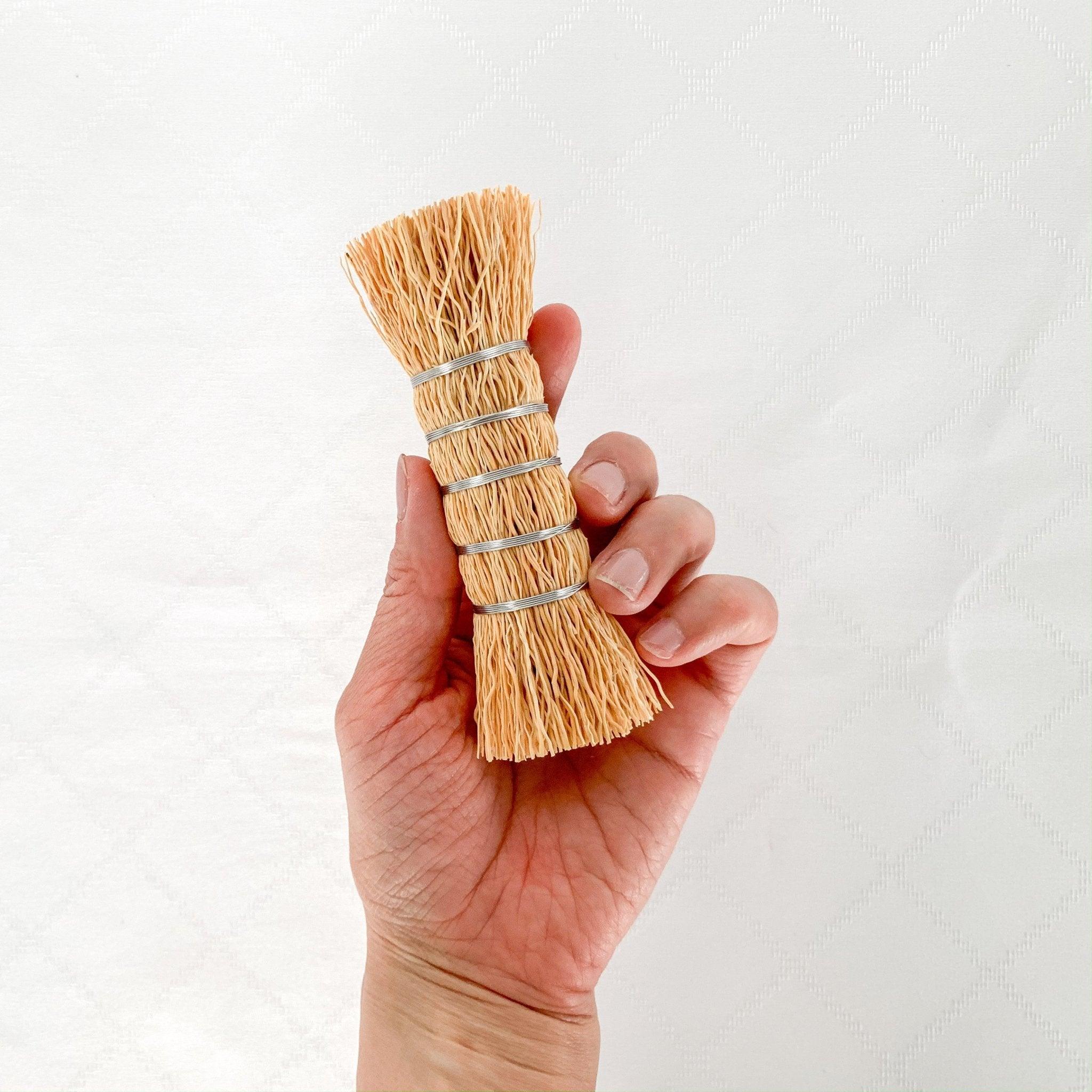 Karukaya Grass Kitchen Scrubber Brush / KAMENOKO TAWASHI - Nagamochi Shop