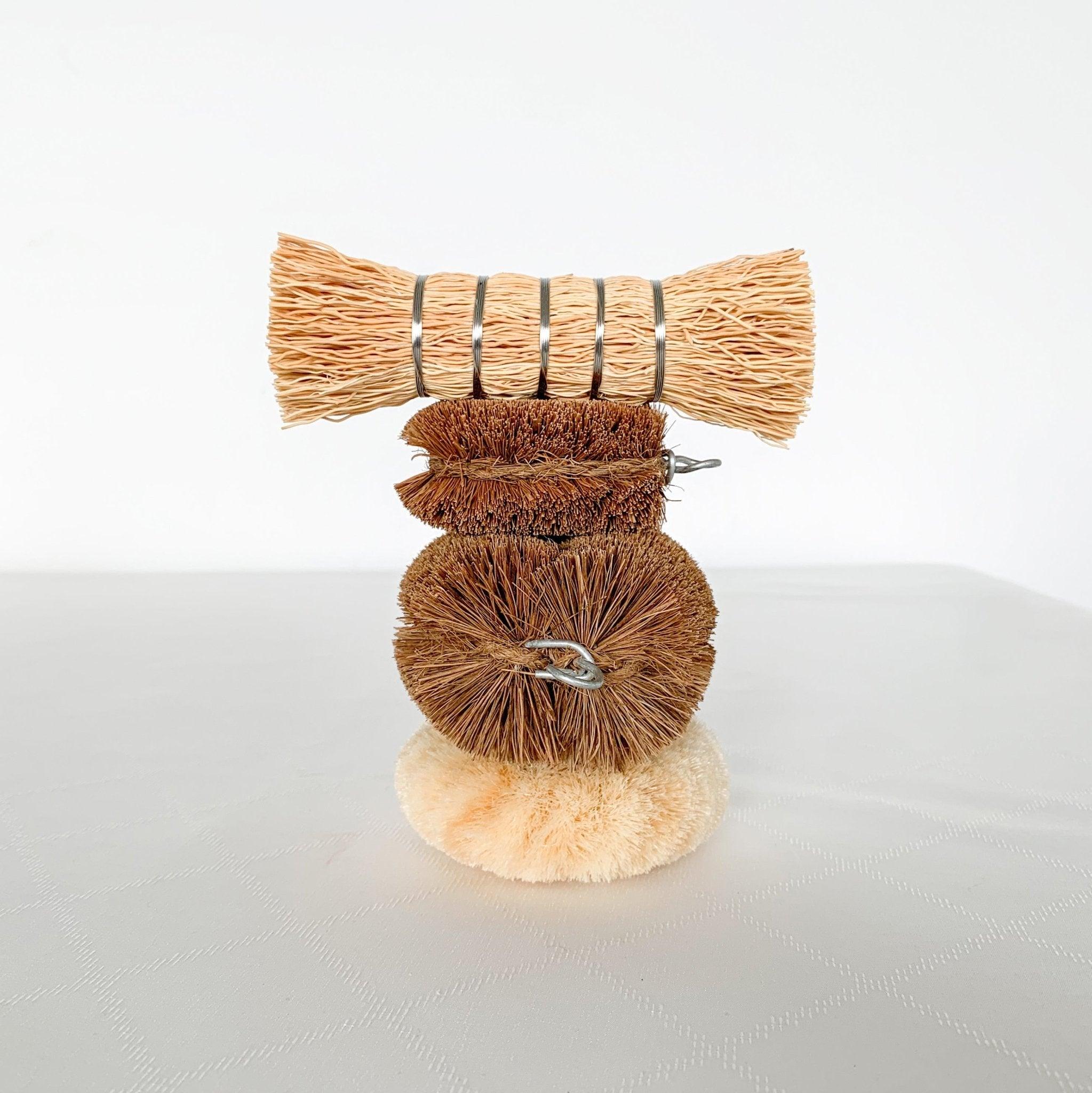 Karukaya Grass Kitchen Scrubber Brush / KAMENOKO TAWASHI - Nagamochi Shop