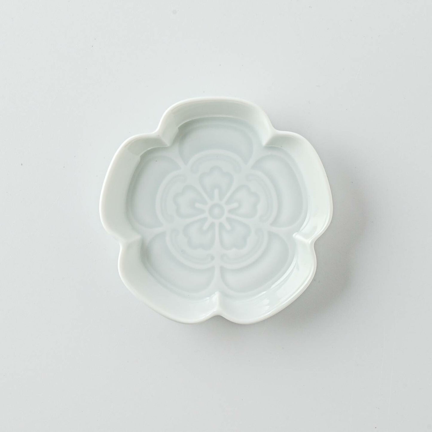 Mino Porcelain "Gaku" Line Engraving Mamezara