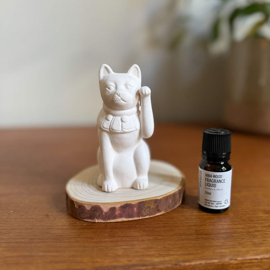 Essential Oil Diffuser Ceramic Maneki Neko - Japanese Lucky Cat (Left Hand)