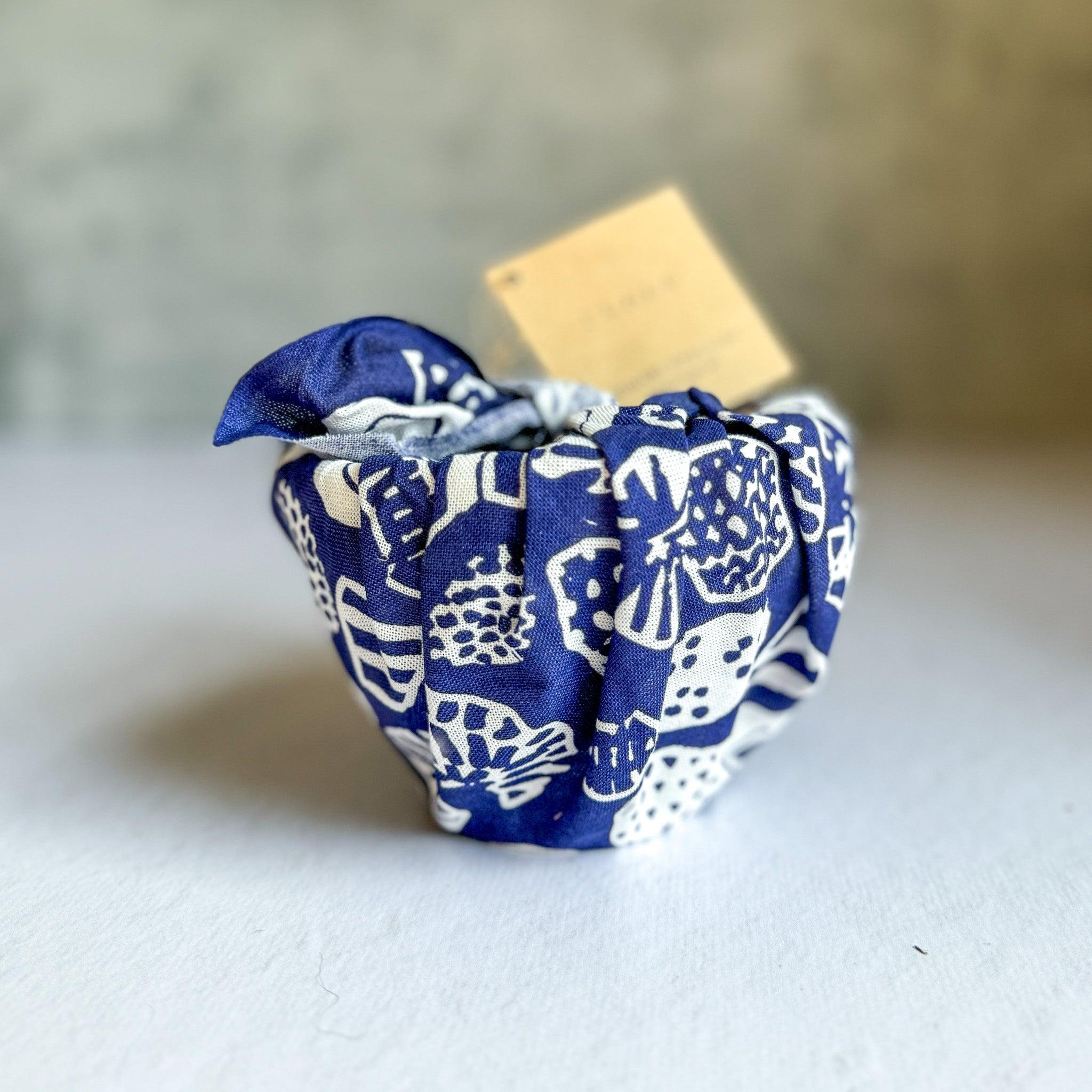 Hasami Porcelain Rice Bowl Set : Kurawanka Bowls &quot;Leaf and Lattice&quot; - Nagamochi Shop