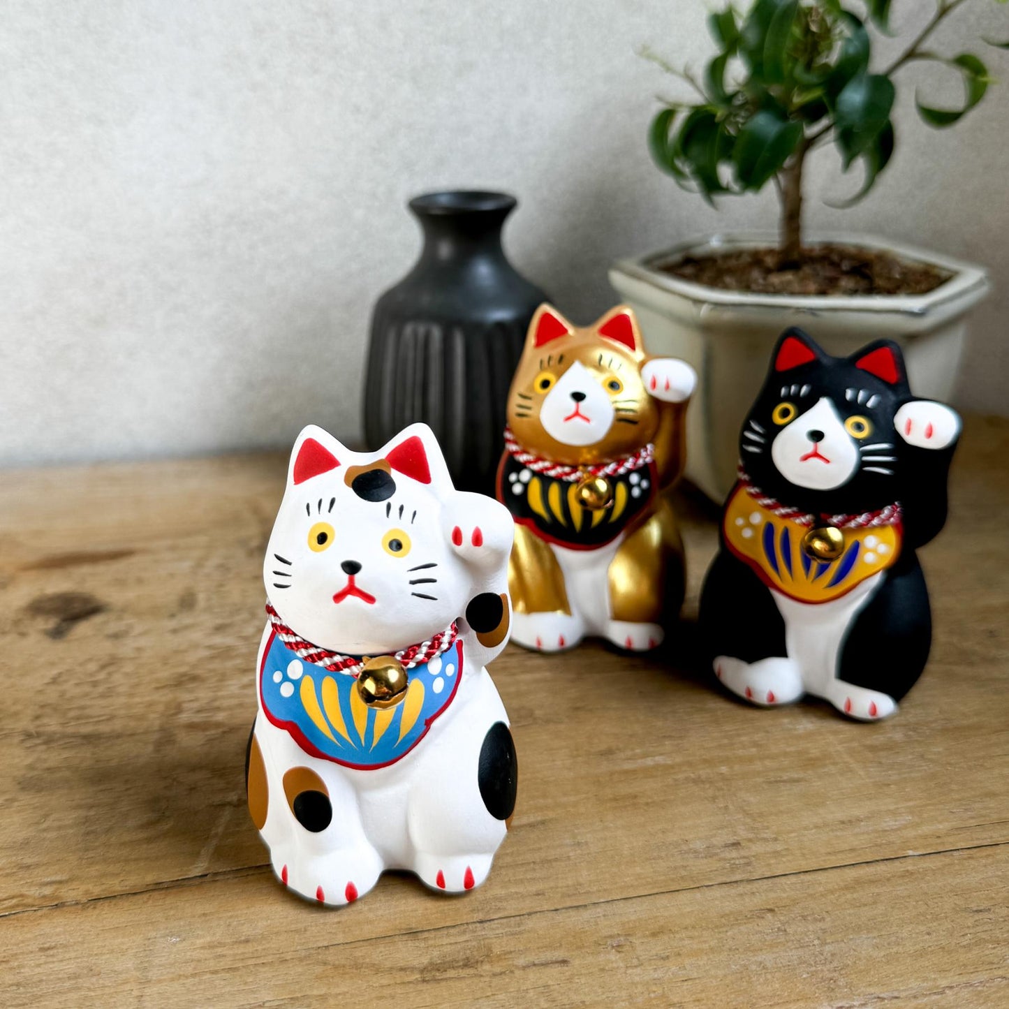 Maneki Neko | Japanese Lucky Cat Ceramic Ornament