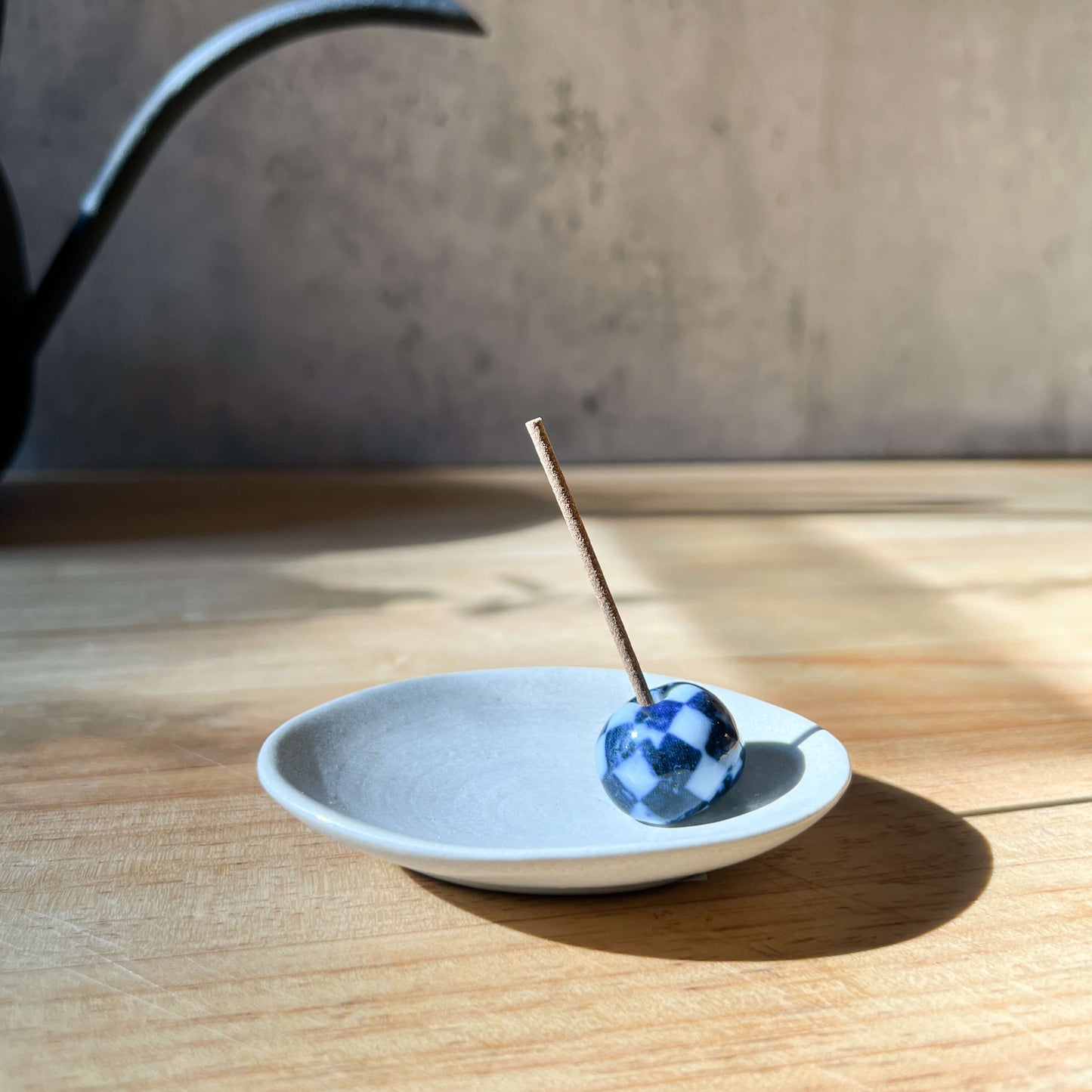 Mino Porcelain Ball Incense Holder