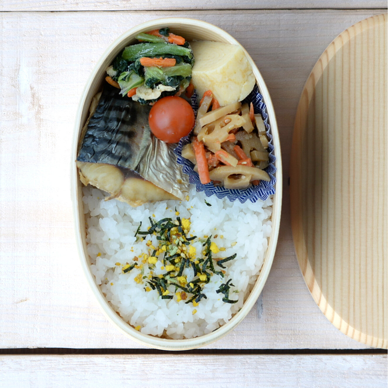 Japanese Cedar Wappa Style Bento Box, Oval One-Tier, 500 ml