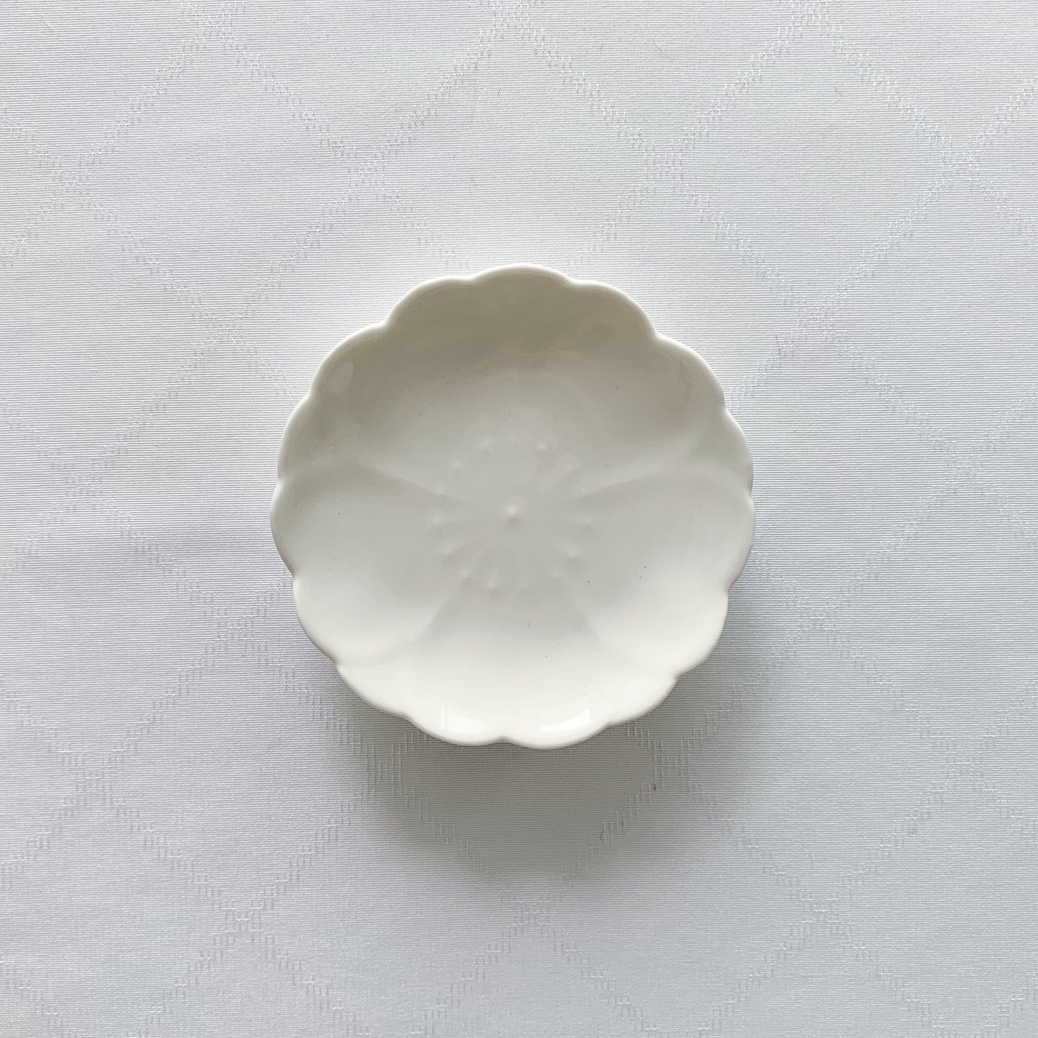 Hasami Porcelain Sakura Mamezara - Nagamochi Shop