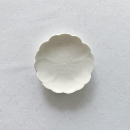 Hasami Porcelain Sakura Mamezara - Nagamochi Shop