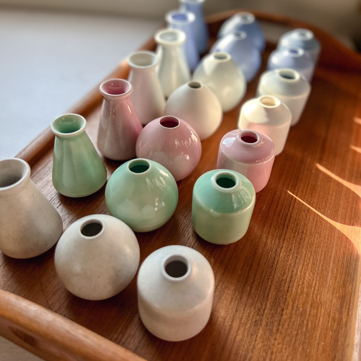 Handmade Tiny Bud Vase (2022 Holiday)Flower VaseNagamochi Shop