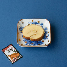 Load image into Gallery viewer, Lucky Charms Mamezara &quot;MAME&quot; [Arita Porcelain designed by Amabro]Nagamochi Shop
