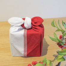 Load image into Gallery viewer, Traditional Furoshiki [Diagonal Bicolor Red] 50 x 50cmFuroshikiNagamochi Shop
