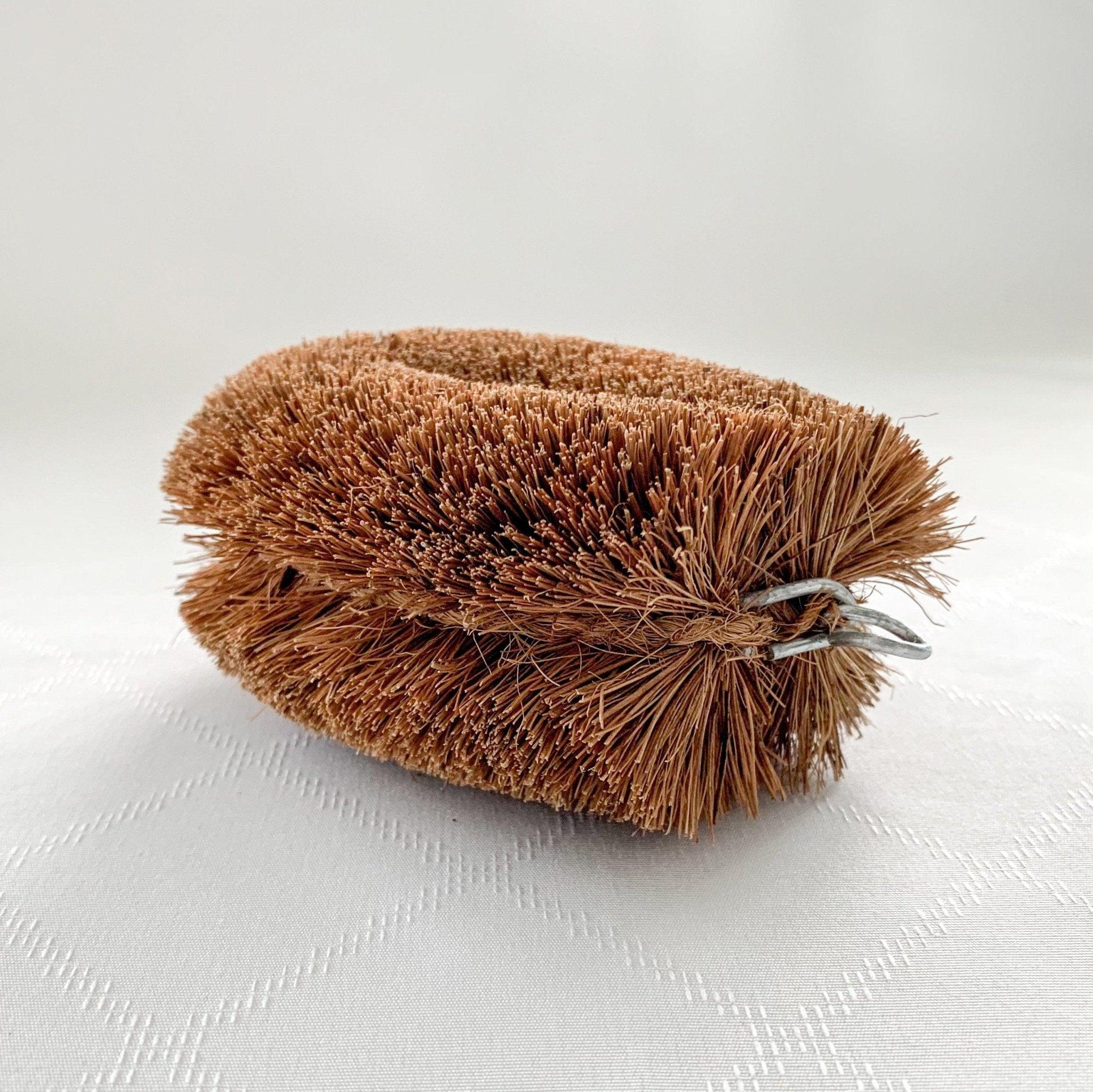 KAMENOKO TAWASHI Vegetable Scrub Brush - Thumbnail 3